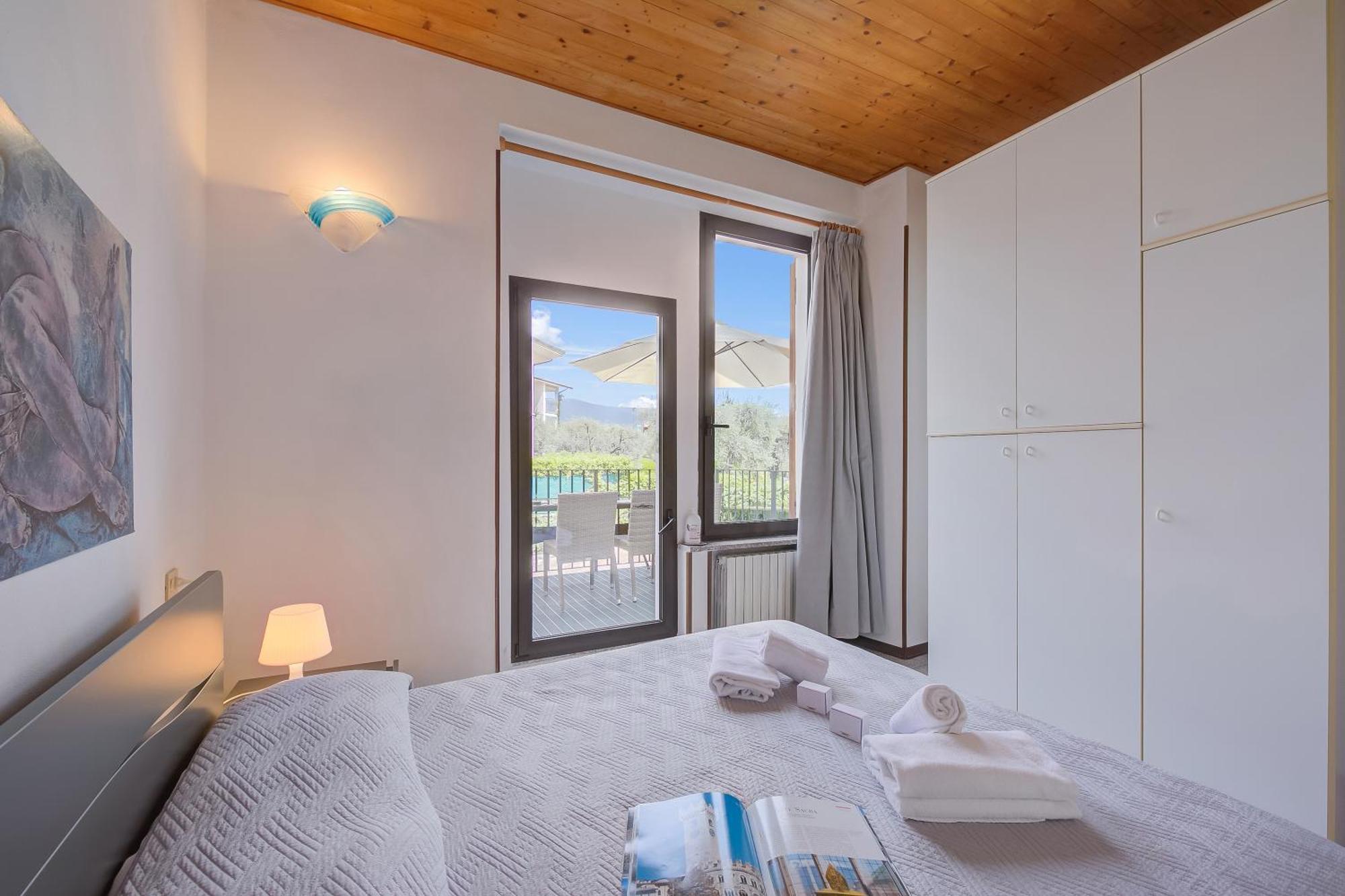 Al Peveri - Private Parking & Near Lake - Happy Rentals 托斯科拉诺-马德尔诺 外观 照片